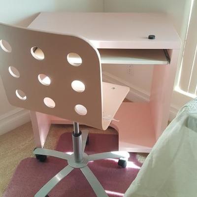 Cute pink desk and chair 