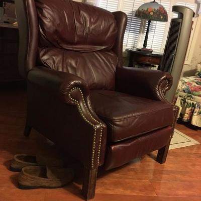 leather recliner 