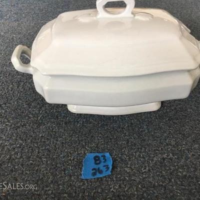 English White gravy dish with lid, Ironstone China J & G Meakin Hanley England