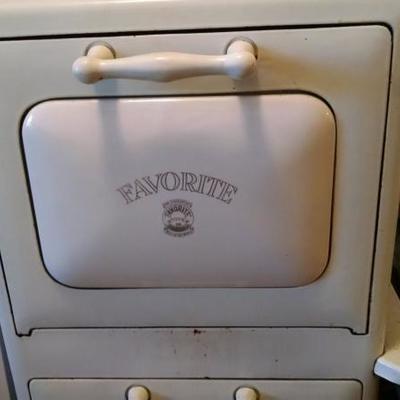 vintage Favorite stove