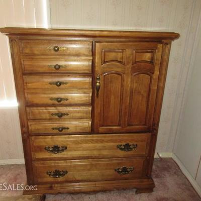 Vintage Chest of Drawers