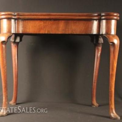 English Queen Anne Accordion Table