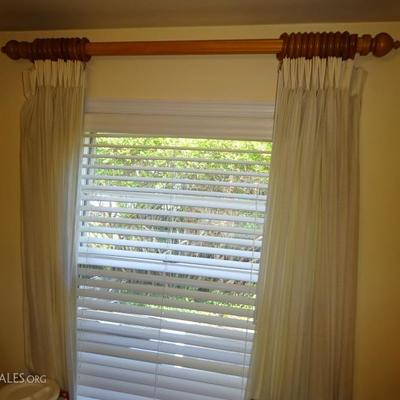 Curtains, Drapes and other Window Treatments for Sale