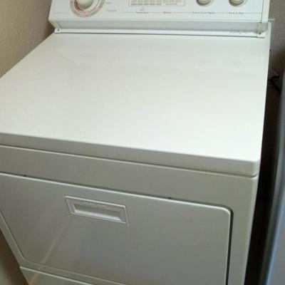 Super clean XL capacity Whirlpool electric dryer.