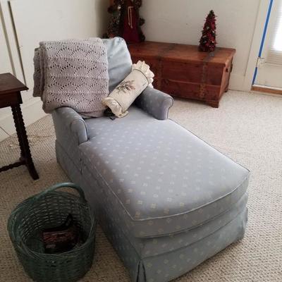 Lounge chair