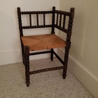 corner chair perfect for bathroom or living areas