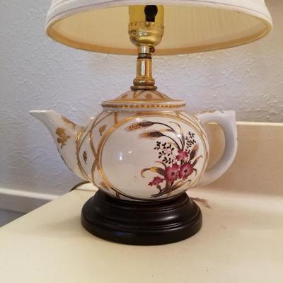 Unique tea pot lamp
