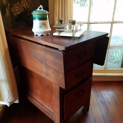 clasping table for kitchen or living area