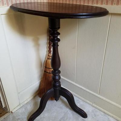 oval table dark wood