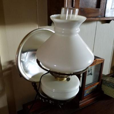 old time lamp with reflectors so more light exposes