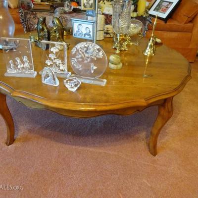 maple round table