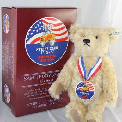 Steiff Teddy Bear - Sam Teddy Bear 28 USA in the  box-196.  The first club bear 1993-1994.   Porcelain medallion chest tag hangs on...