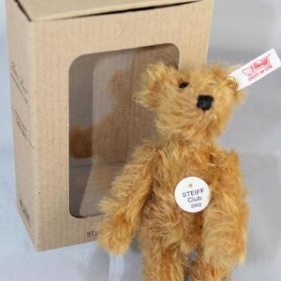 Cinnamon String Bear - 1005. Steiff U. S. Club  2002 Gift with long string mohair.  Has white ear  tag (red printed) with the button and...