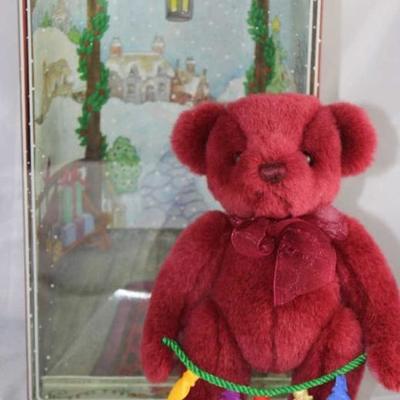Yulebeary (Christmas) 1999 - 655. Gund, Xmas  Collector's Classic in plush-ruby red. Made in  1999 and stands 9