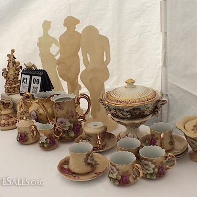 Antique Lefton, statues and Capodimonte