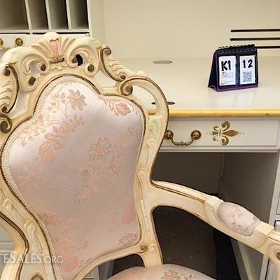 White Roll Top Desk & Silik Chair