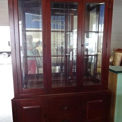 China Cabinet/Table/6 Chairs