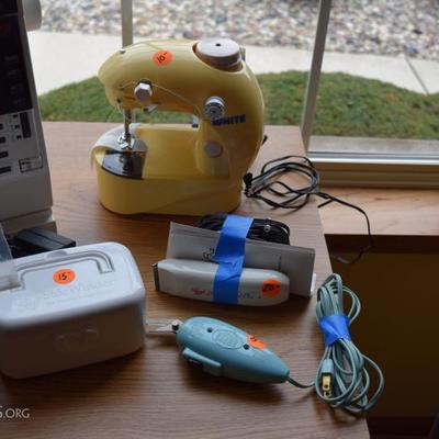 mini sewing machine and accessories 