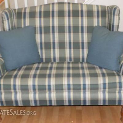 IET058  Plaid Loveseat with Pillows
