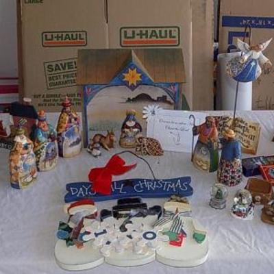 IET027 Christmas Decorations Nativity Sets and More
