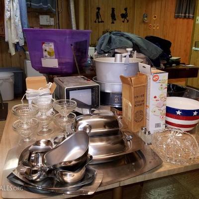 Kitchen Items, Service Pieces