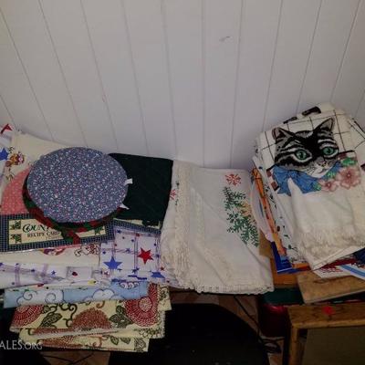 Table Cloths, Linen & Blankets, Towels & Kitchen Towels/Mitts