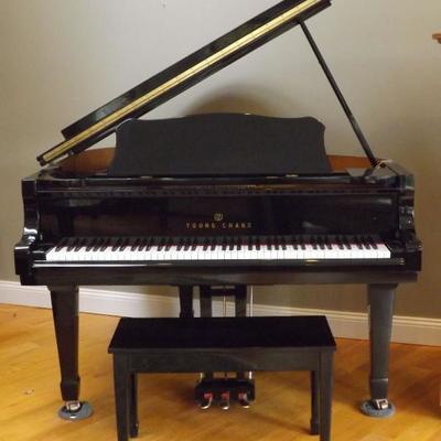 Young Chang Black Baby Grand Piano TG-150 