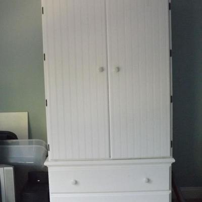 Armoire with Hang Rail