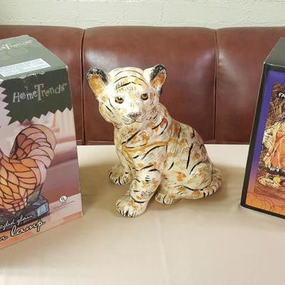 JHA057 Scarecrows, Tiffany Style Rooster Lamp, Tiger Cub

