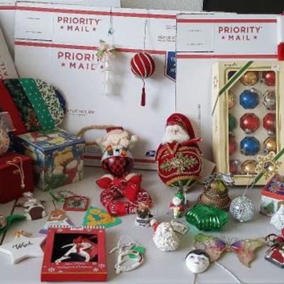 JHA105 Huge Assortment of Pretty Christmas Ornaments & More!
