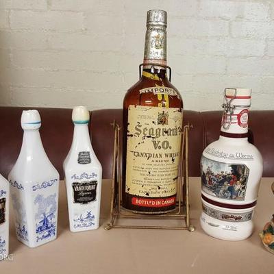 JHA025 Vintage Vandermint, Seagram's & Collectible Bottles
