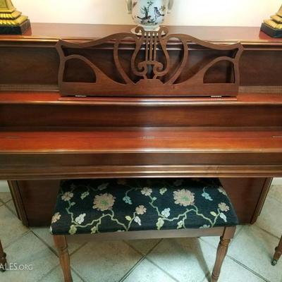 $500  Kimball Upright Piano & Bench Excellent Condition  +++ Cash, Credit & Paypal Accepted. +++ Email SalesByPamela@gmail.com to...