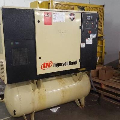 Ingersoll Rand 120-Gallon Rotary Screw Air Compressor With Cooler/Dryer
