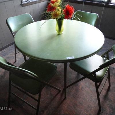 Round card table w/ 4 chairs- Green