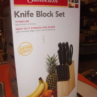Sunbeam 13-Piece Knife Set with Pinewood Block