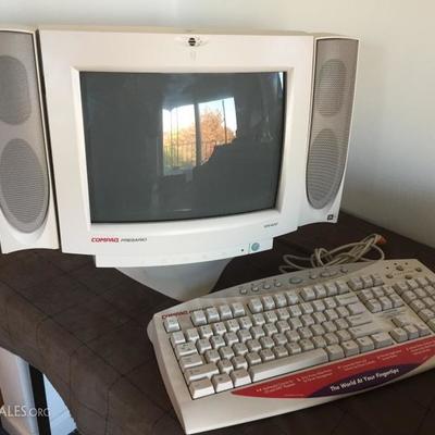 Vintage Compaq Presario Monitor and Keyboard