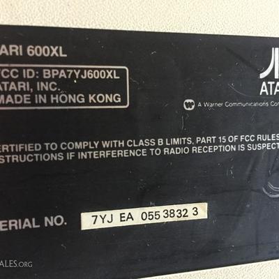 Atari 600xl label on back