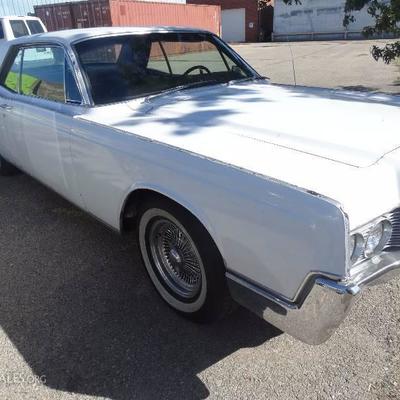 1967 Lincoln Continental 2 door coupe (RARE)