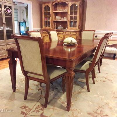 Ethan Allen Dining room table 