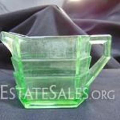 Lovely Indiana Vaseline Green Glass w/Tea Room Pattern