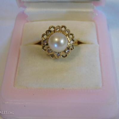 18k Pearl & Diamond Ring