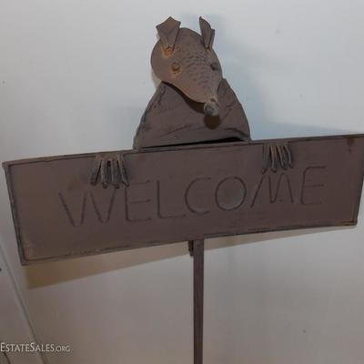 Armadillo welcome