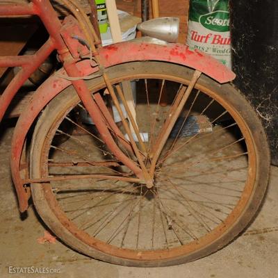 VINTAGE RED SCHWINN WITH SWEETHEART SKIP TOOTH SPROCKET AND LOCKING FORK