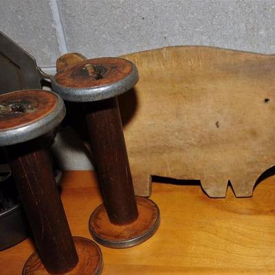 PRIMITIVE PIG CUTTING BOARD