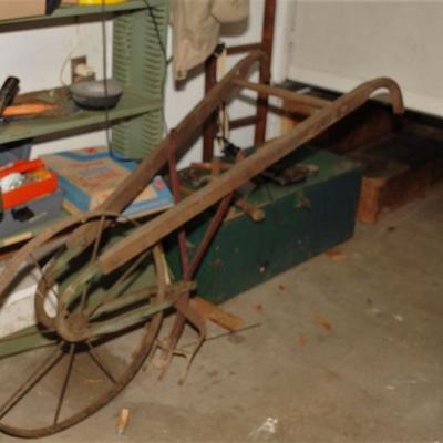 ANTIQUE PLOW