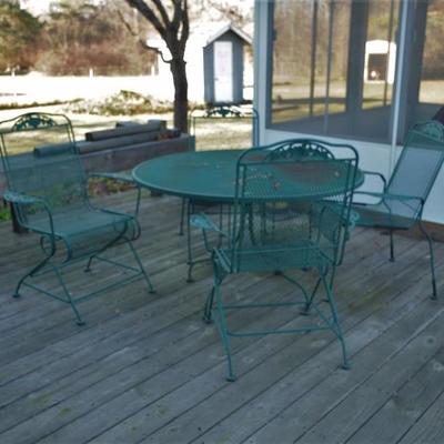 PATIO SET