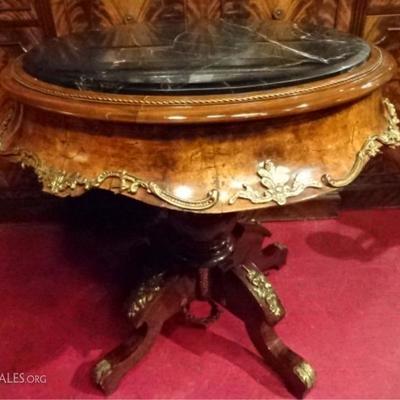 LOUIS XV STYLE MARBLE TOP TABLE WITH GILT METAL MOUNTS