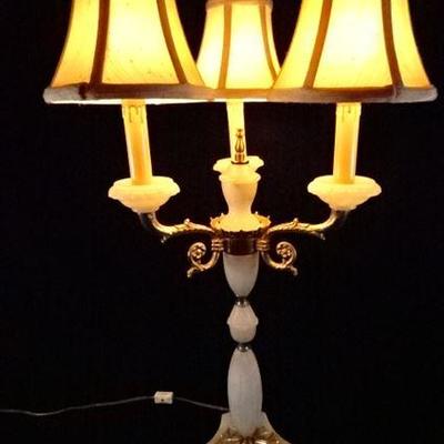 NEOCLASSICAL ONYX TABLE LAMP