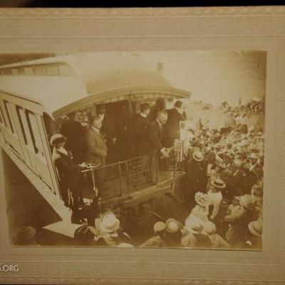 RARE UNPUBLISHED TEDDY ROOSEVELT LARGE FORMAT PHOTOGRAPH 1896 LANSING SPEAKING FROM RAILROAD CAR PLATFORM ID ON BACK