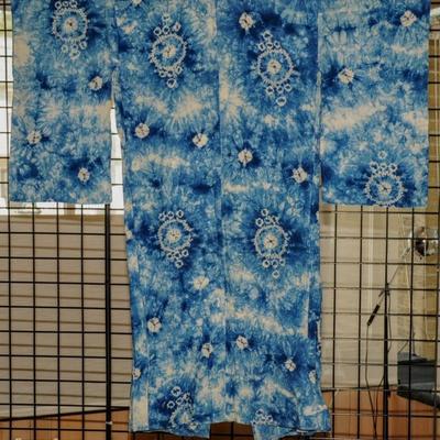 SELECTION OF VINTAGE KIMONOS